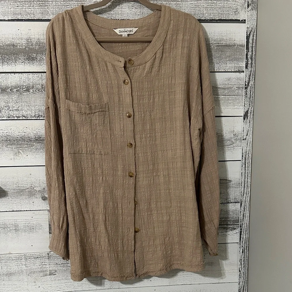 DAVI & DANI Brown Button-Up Blouse - Picture 1 of 2